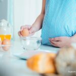 Consumir huevo crudo durante el embarazo