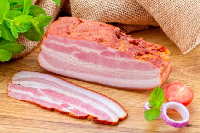 Descubre la cantidad de calorías en Bacon – ¡Consejos útiles!